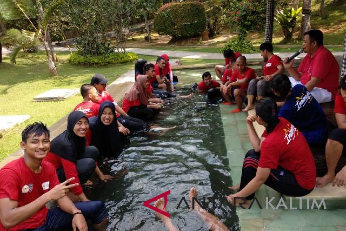 Atlet pelatnas anggar manfaatkan libur latihan dengan 