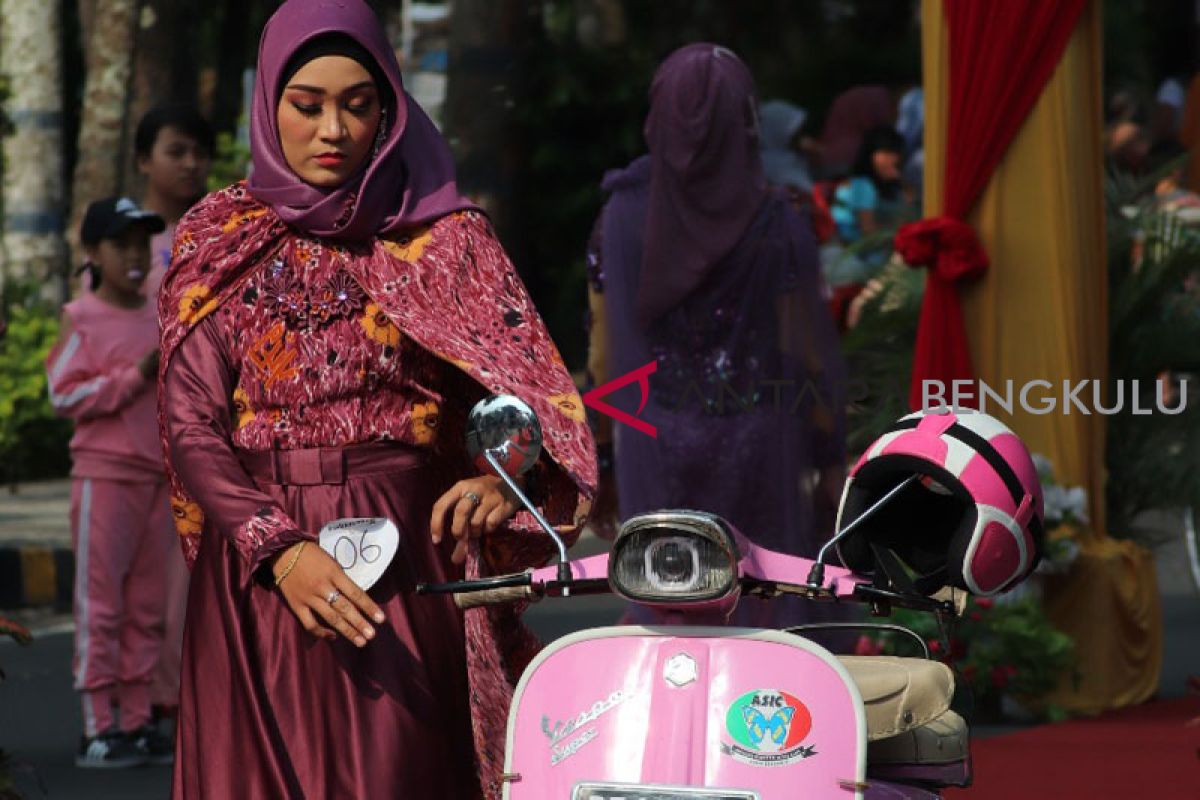 Jalawaring gelar peragaan batik Kaganga