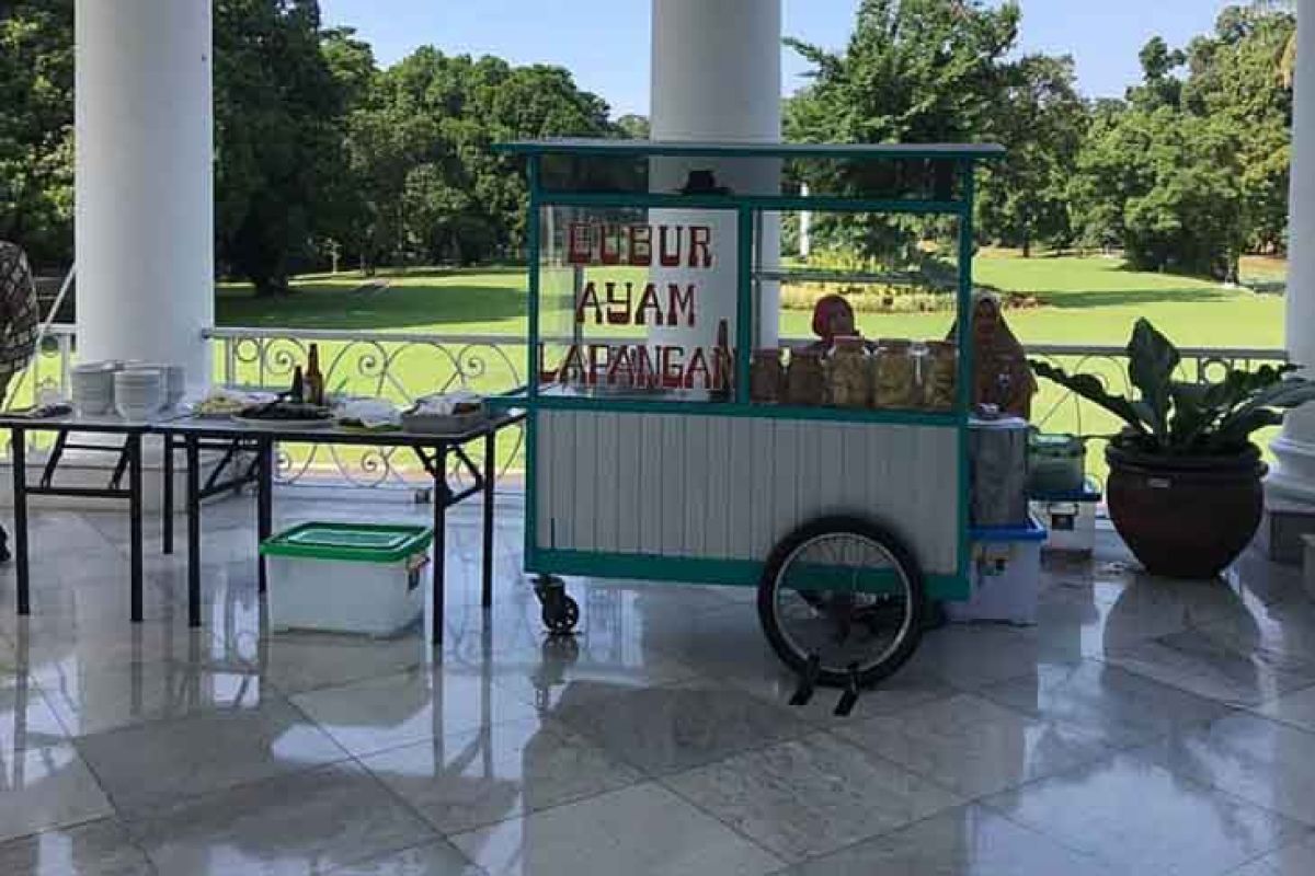 Bubur Ayam Lapangan "Bu Nani" Masuk Istana