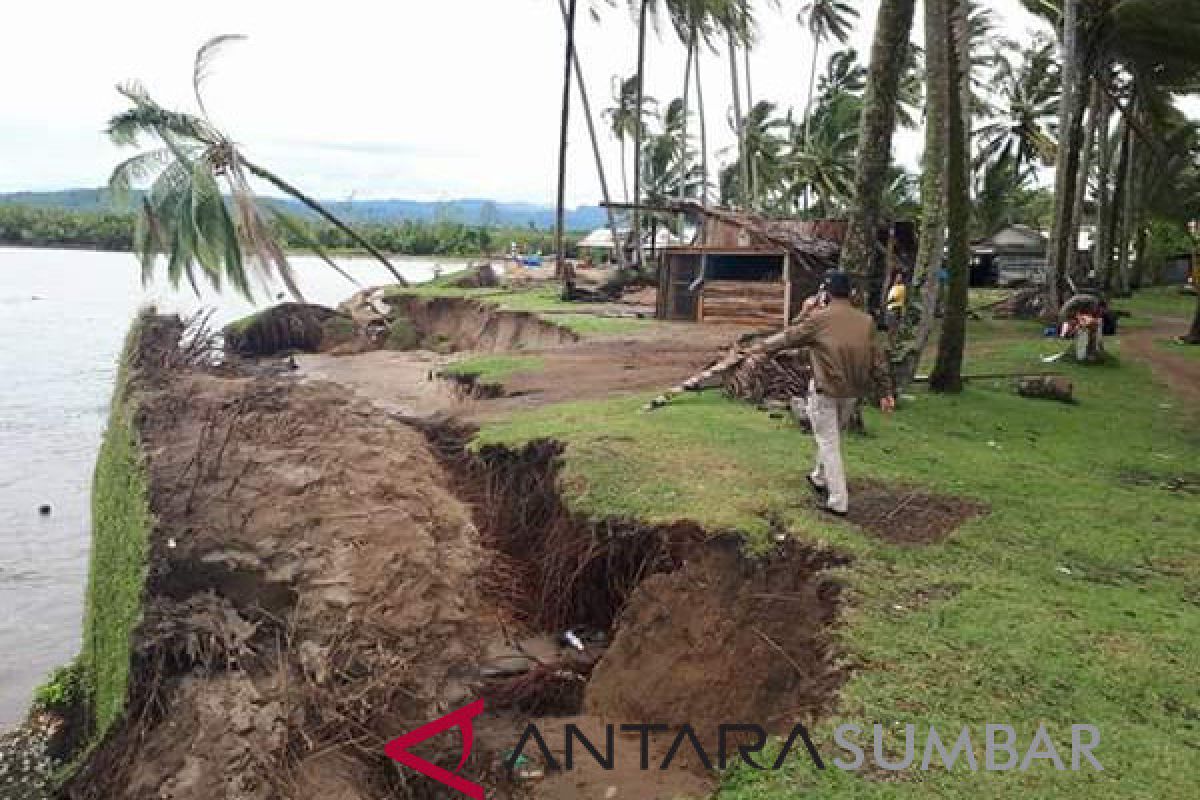 Warga Muara Kandis Pesisir Selatan harapkan pembangunan penahan ombak