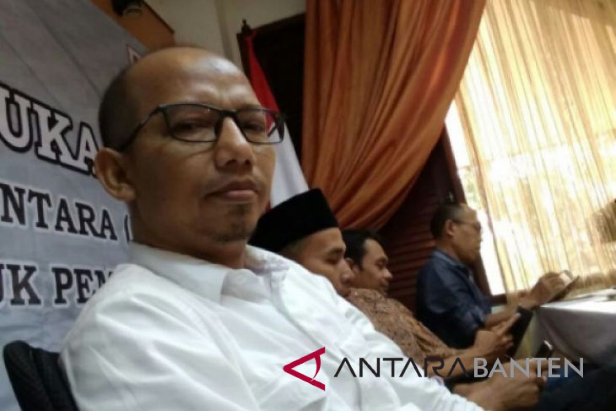 13 Orang Calon DPD Daftar Ke KPU Banten