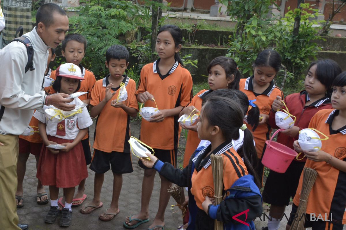 Ditinggal murid mengungsi, sekolah di Karangasem sepi