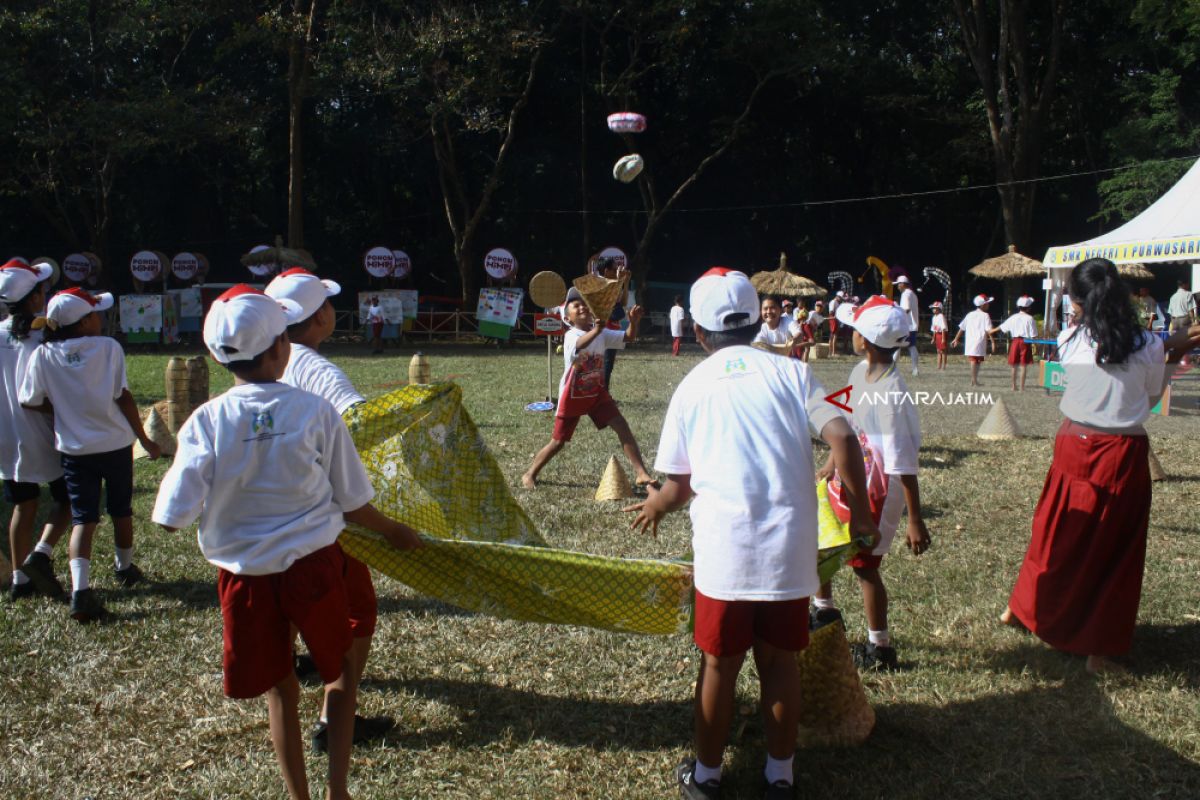 Gresik Raih Kabupaten Layak Anak 2018