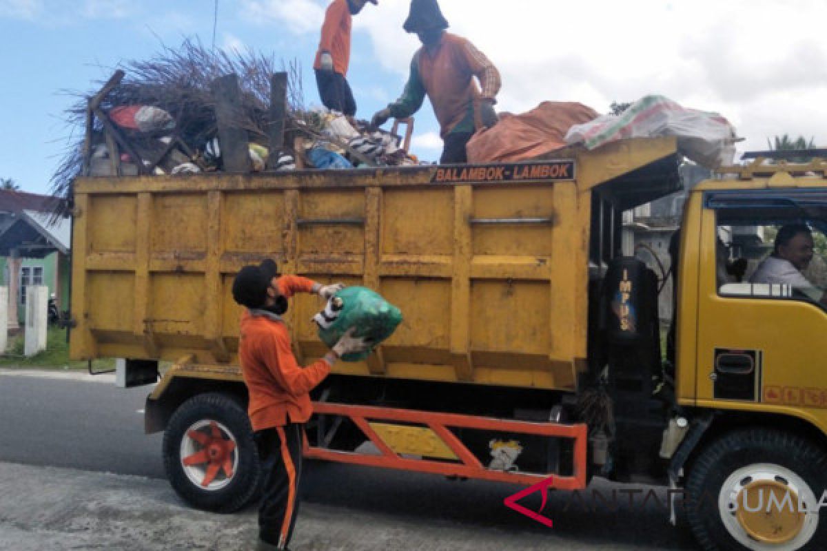 Pariaman olah dua ton sampah organik setiap hari untuk pupuk taman kota