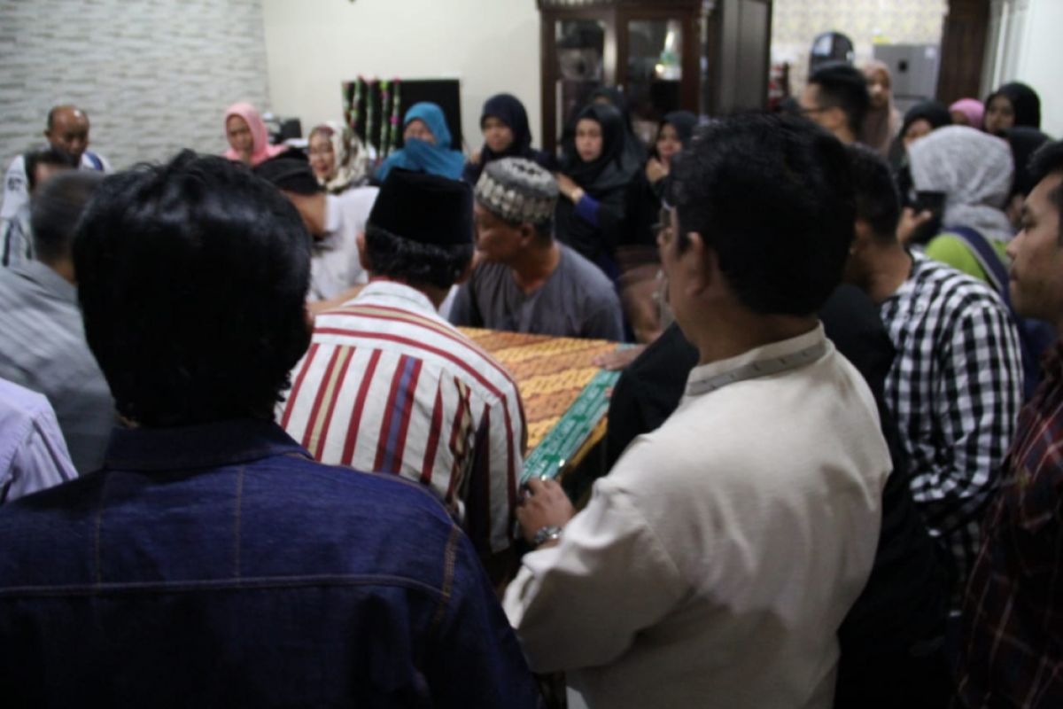 Jenazah Korban KM Lestari Tiba Rumah Duka