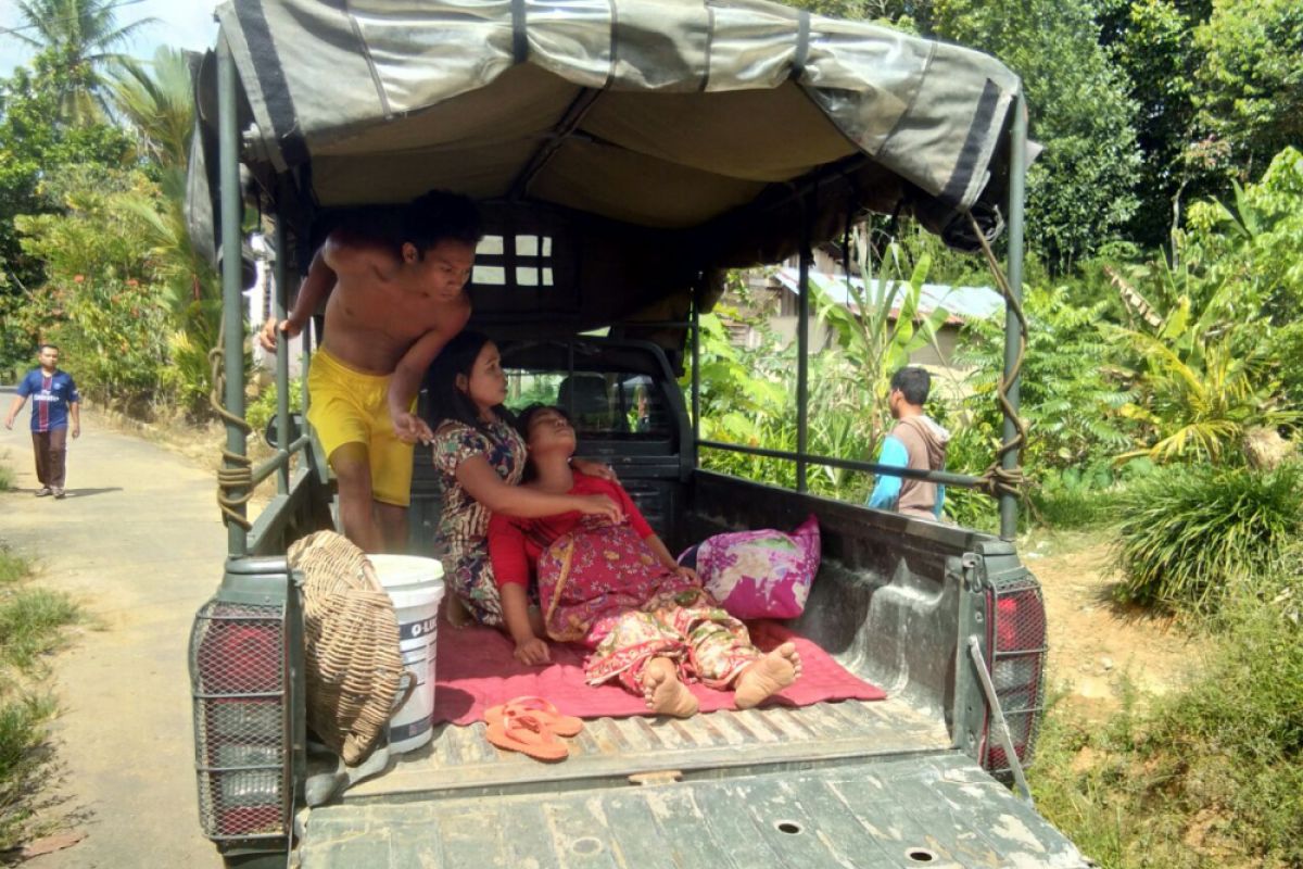 Seorang ibu melahirkan di mobil dinas Koramil Bengkayang