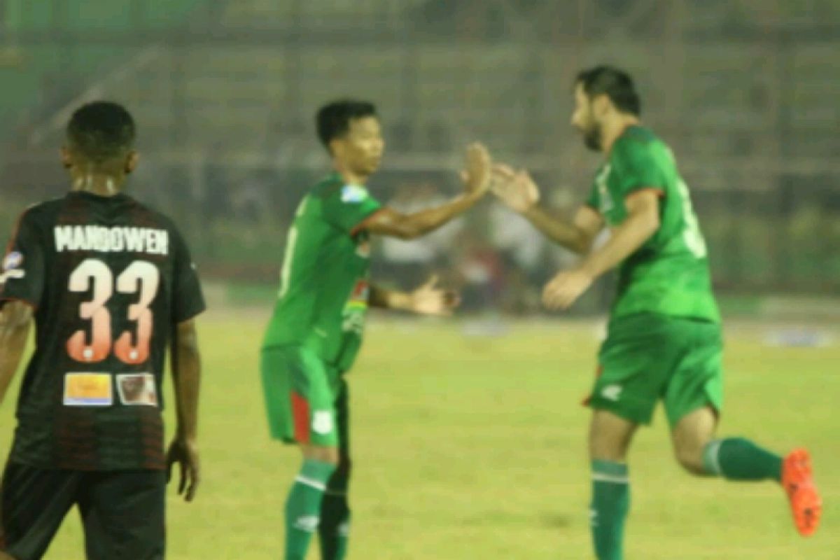 Persipura permalukan PSMS 3-1