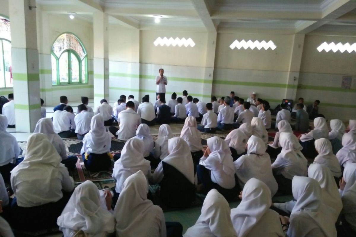 Utamakan Imtaq dalam perkenalkan lingkungan sekolah