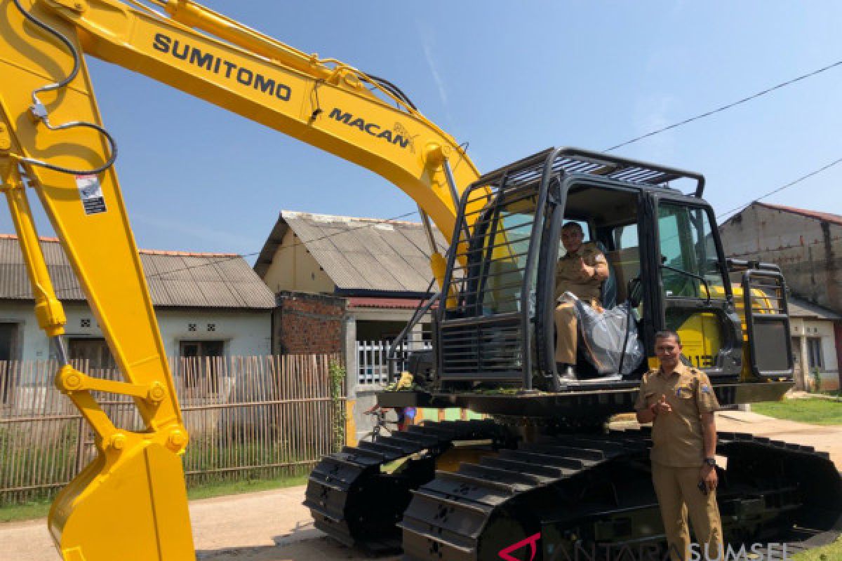 KKP beri bantuan excavator untuk Pemkot Palembang