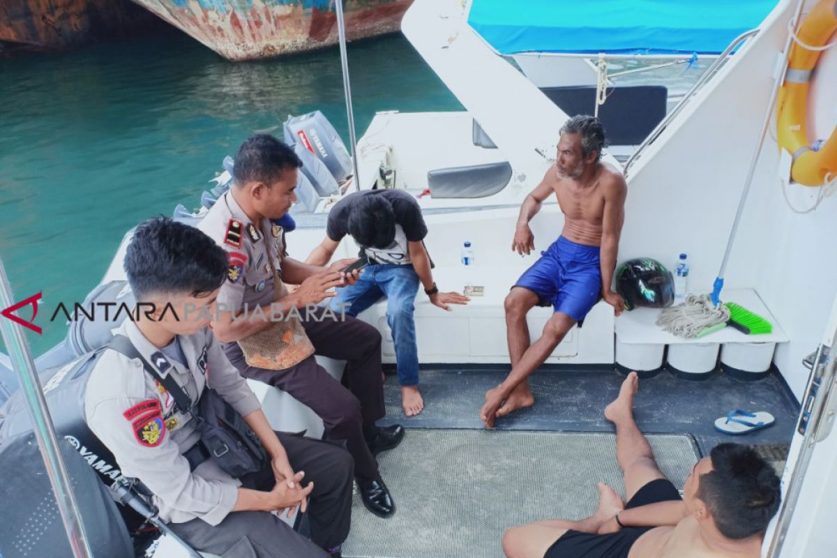 Perahu pengangkut petugas Telkomsel tenggelam di Raja Ampat