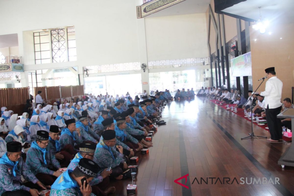 Ini pesan Wawako Solok kepada jamaah calon haji  yang akan berangkat ke tanah suci