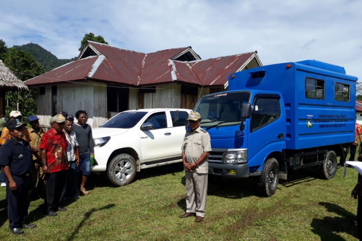 Bupati serahkan Angkudes Tiga Distrik terpencil di Wondama