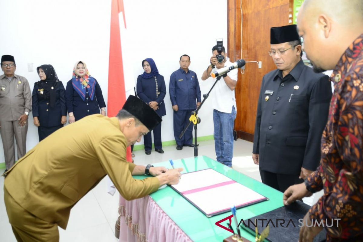 48 pejabat Pemkot Padangsidimpuan dilantik