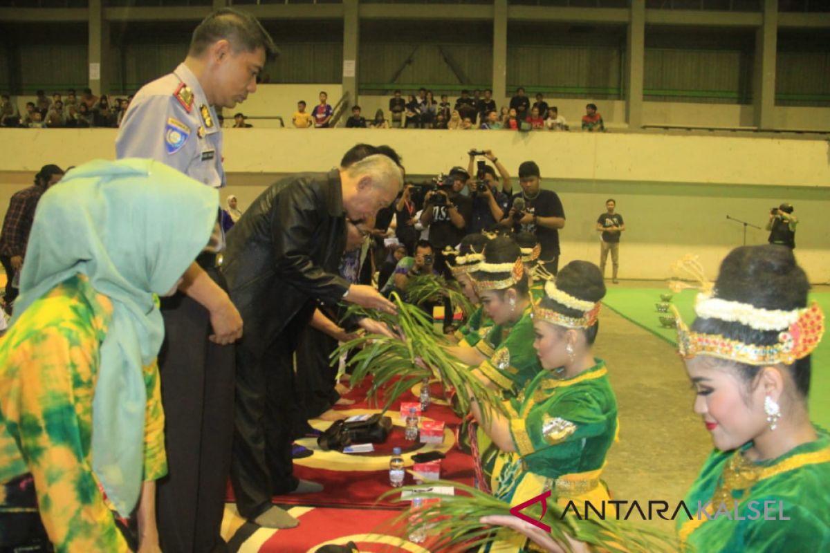 Seni budaya dari Barikin tampil memukau