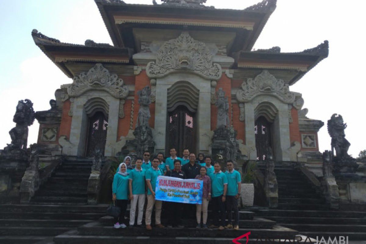 Sekretariat DPRD-Jurnalis Jambi kunjungan ke DPRD Bali