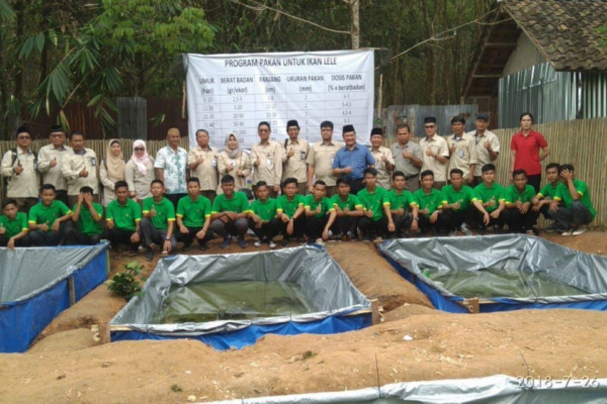 PT Pusri lakukan pembinaan dan pelatihan kerajinan bambu