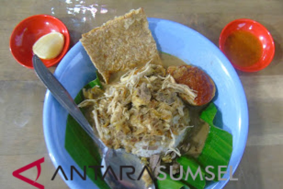 Mencicipi kuliner nasi gandul di Palembang