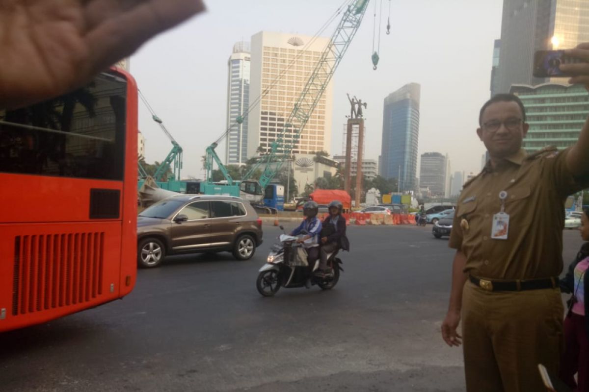 Anies tinjau bundaran HI pasca diturunkannya JPO