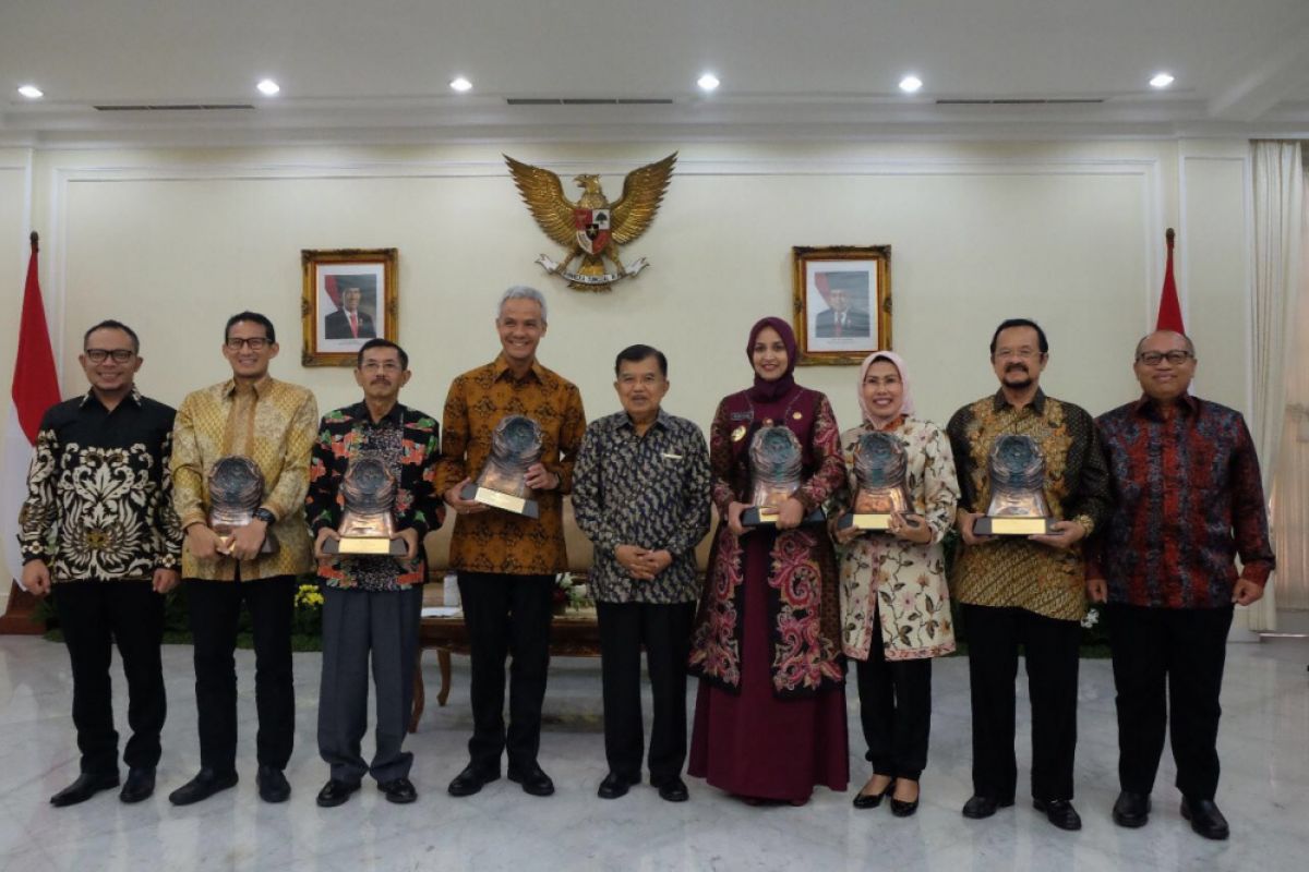 Provinsi Jatim Terima Penghargaan 