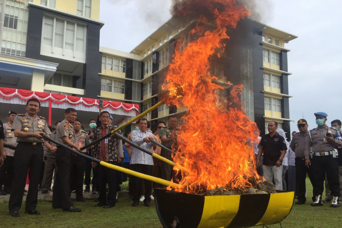 Polda Sumbar musnahkan sabu-sabu senilai Rp8 miliar