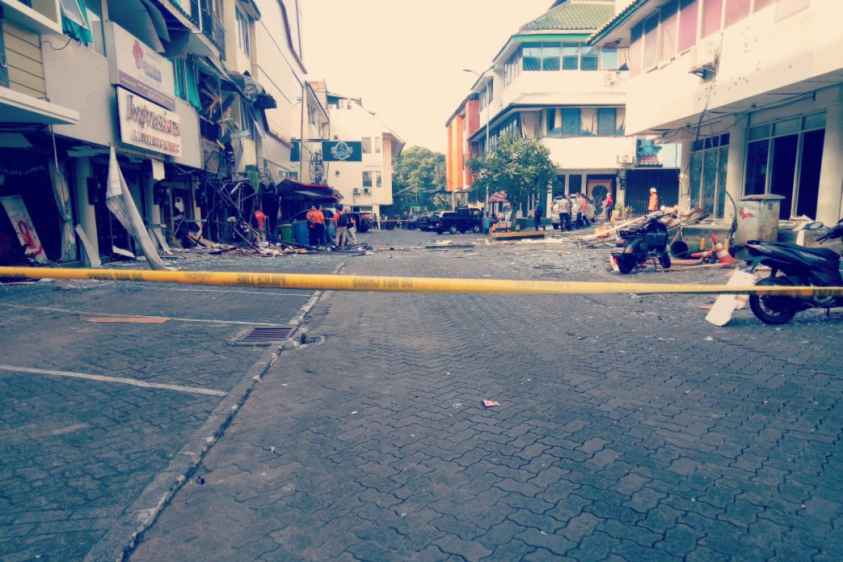 Polisi tak izinkan pegawai masuki ruko lokasi ledakan di Kebayoran