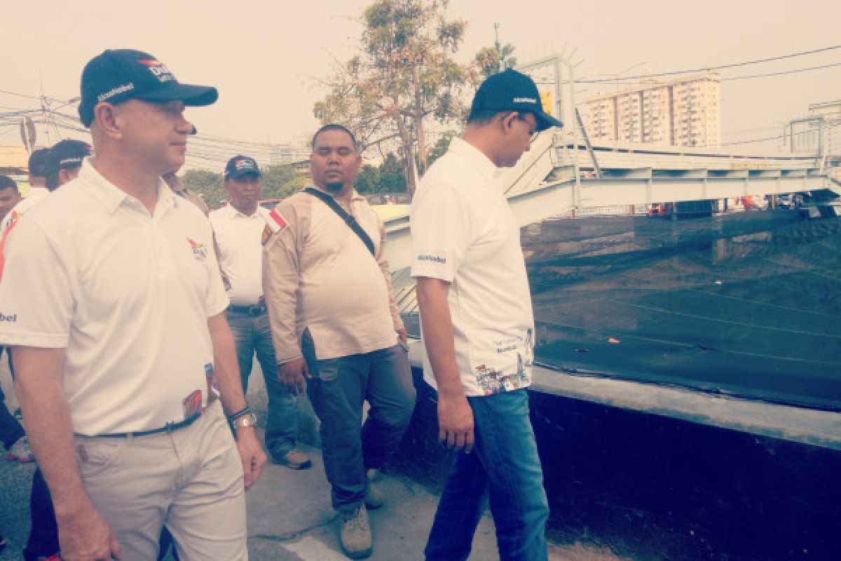 Anies tinjau penataan trotoar Jalan Sudirman - Thamrin