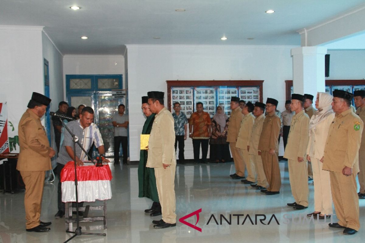 Bupati lantik 19 pejabat pimpinan tinggi pratama