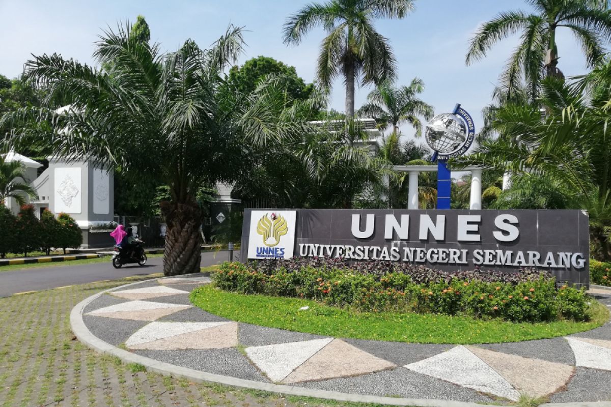 Litera nyatakan artikel Rektor Unnes tidak asli