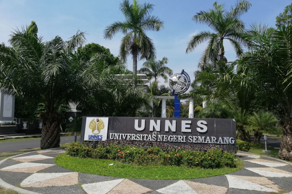 Unnes surati BEM  tunda debat 