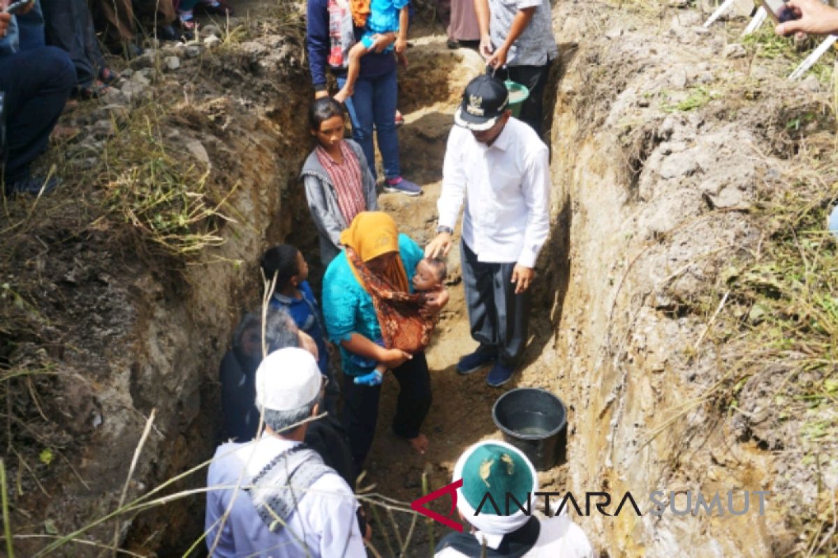 Pemkab simalungun bantu pendidikan anak korban tenggelam