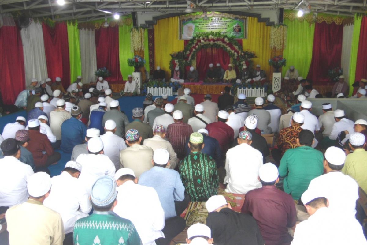 Halal bihalal alumni santri Al-Falah di Tanbu