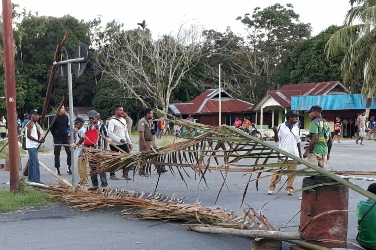 Warga Rasie Wondama tuntut ganti rugi tanaman sagu