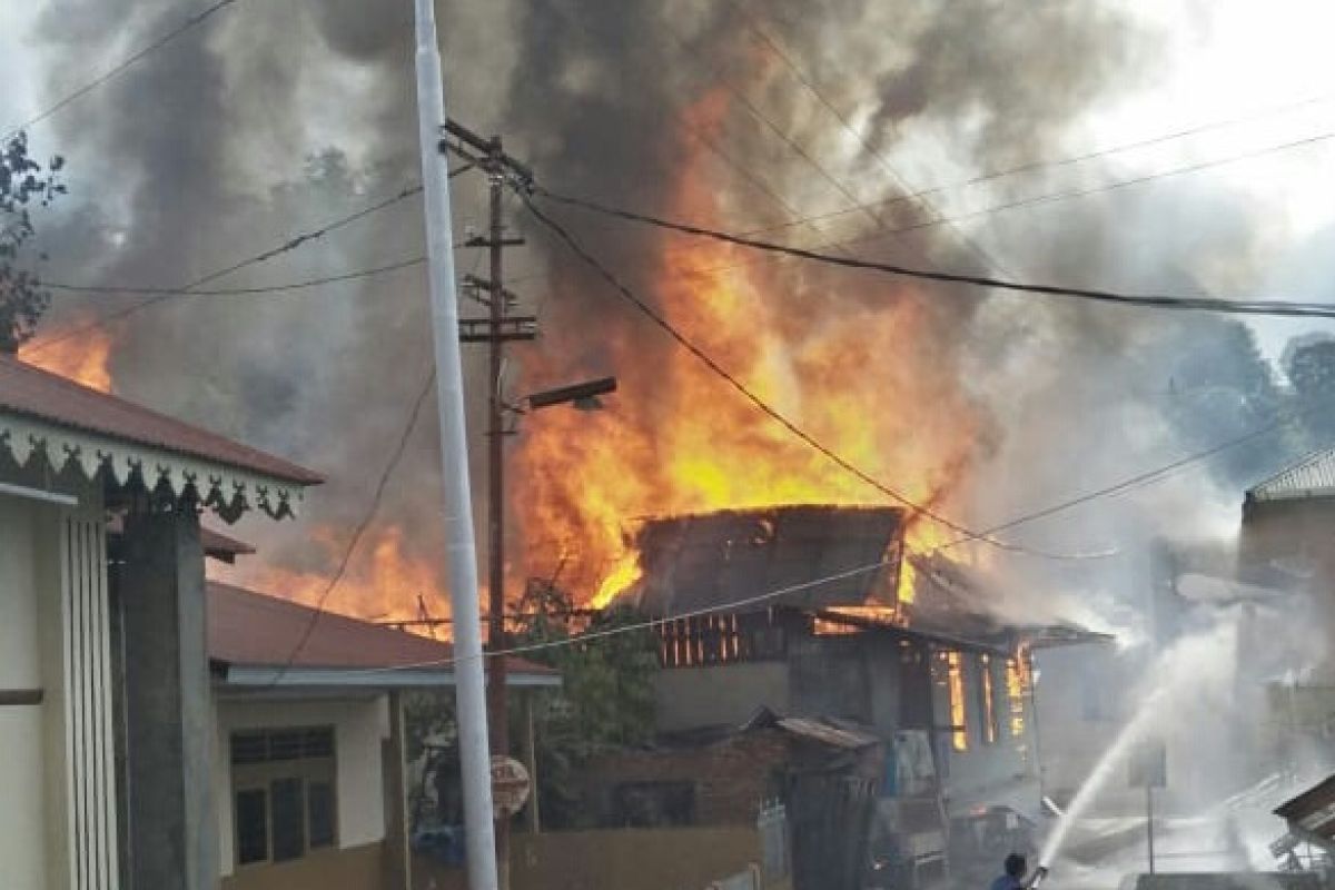 Empat Rumah Terbakar di Agam, Kerugian Ditaksir Rp2,5 Miliar