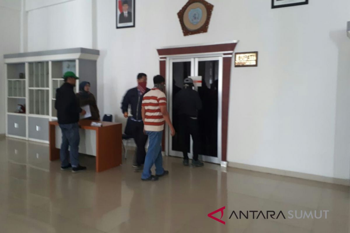 KPK kembali geledah ruangan kantor Dinas Bupati Labuhanbatu