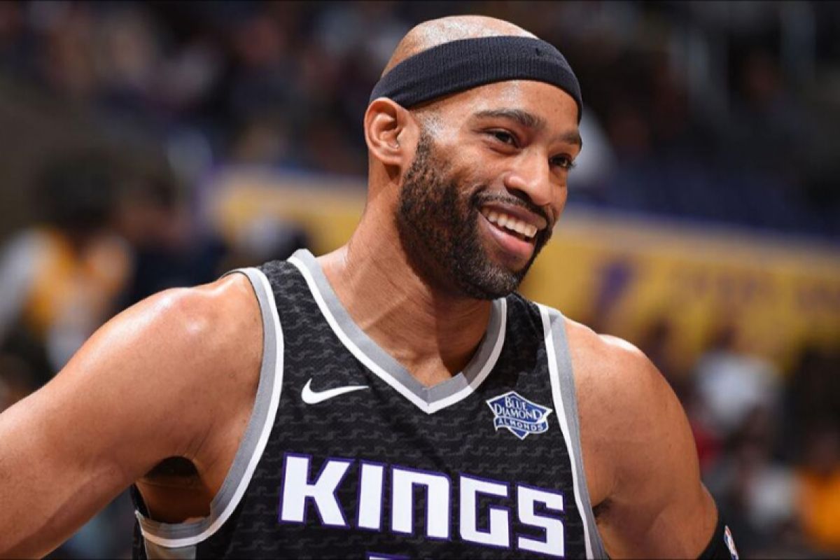 Vince Carter lakoni musim ke-21 bersama Hawks