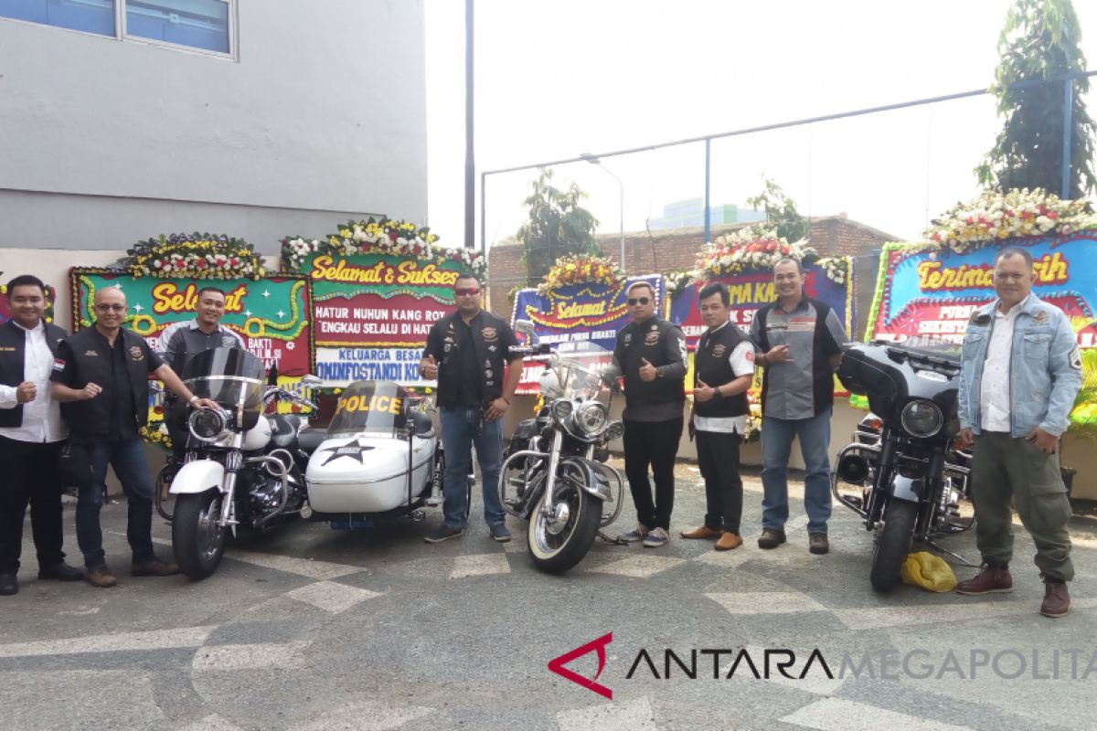 Pengendara sepeda motor Harley Davidson melepas Sekda Kota Bekasi