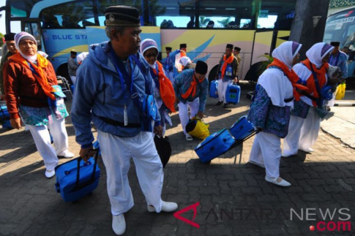 Kloter 1 debarkasi Jakarta tiba di Tanah Air