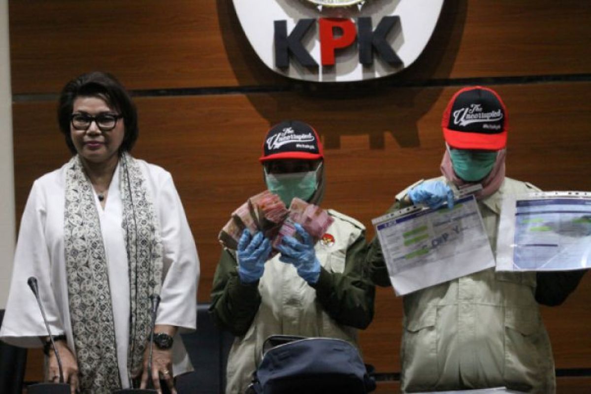 KPK geledah kantor Dinas PUPR dan Dispora Aceh