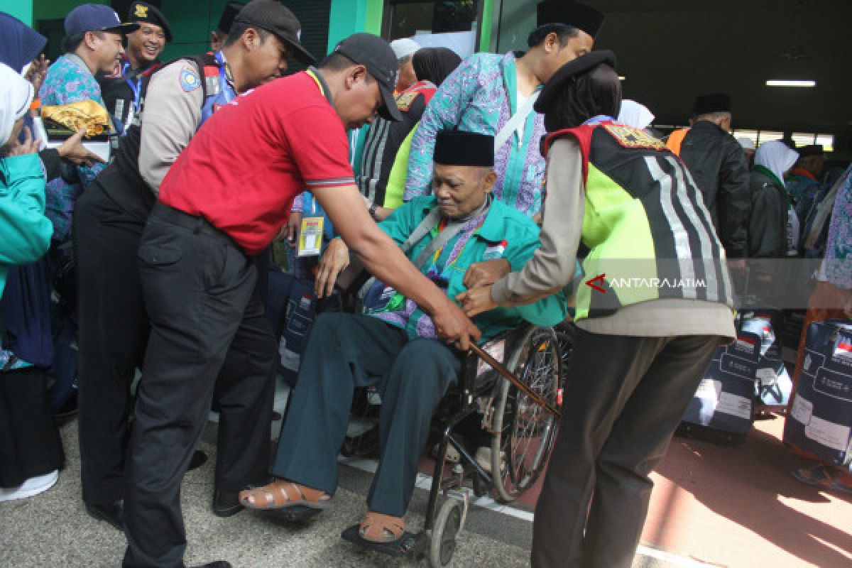 Kedatangan Jamaah Calon Haji di Asrama