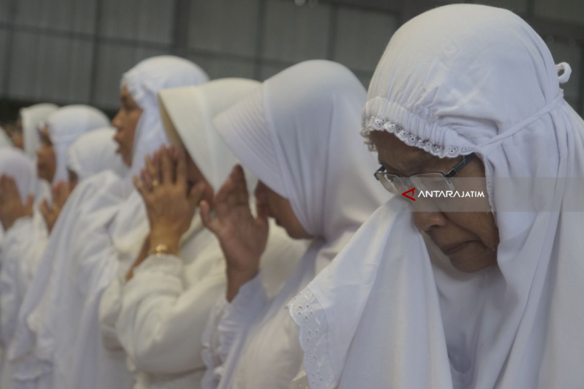 Calon Haji Pasuruan Gagal Berangkat karena Hamil