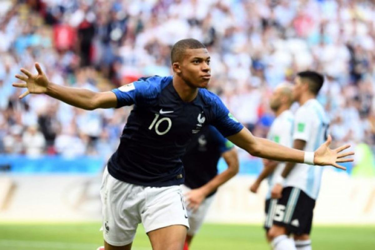 Kylian Mbappe merasa belum pantas dibandingkan dengan Pele