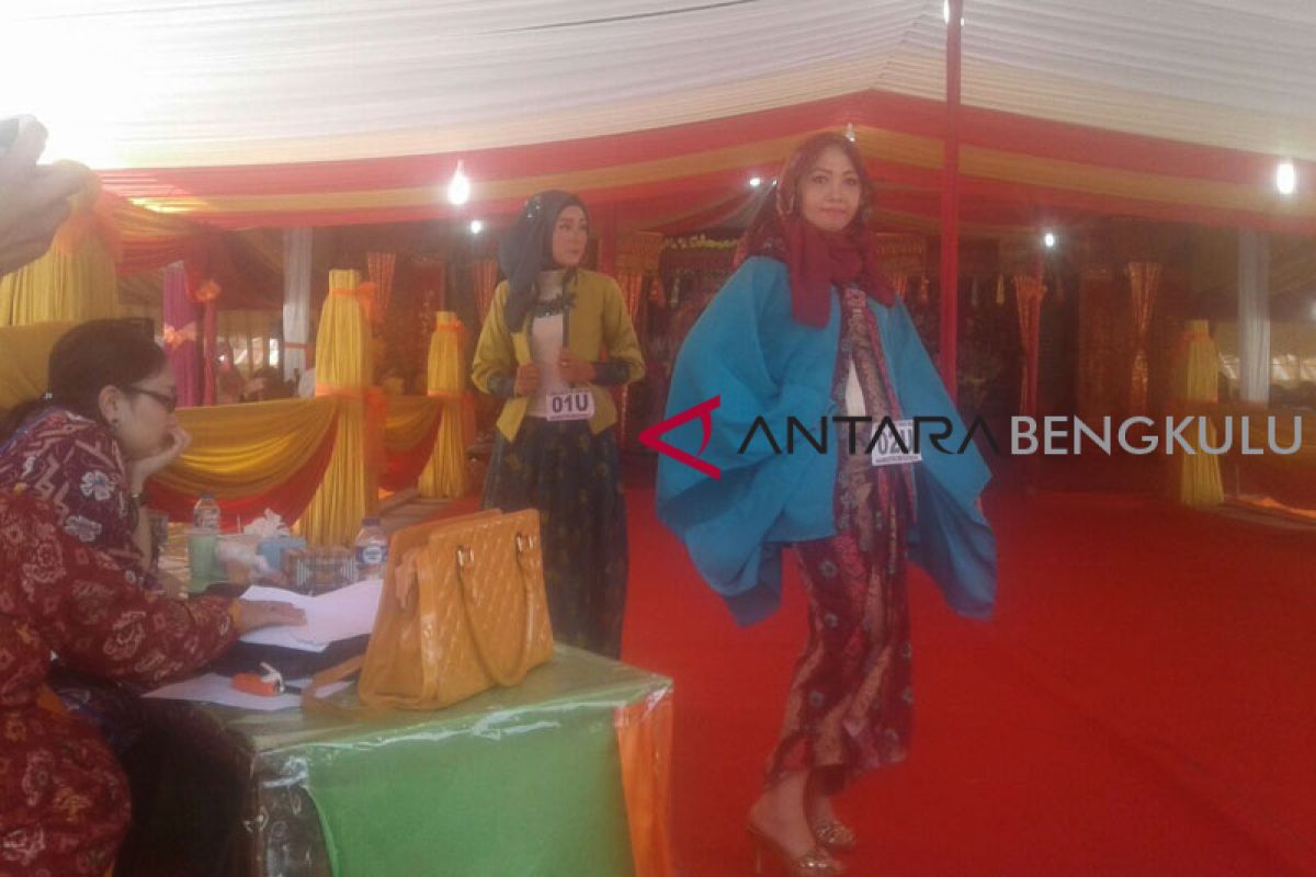 Lomba Busana Batik HUT Curup minim peserta