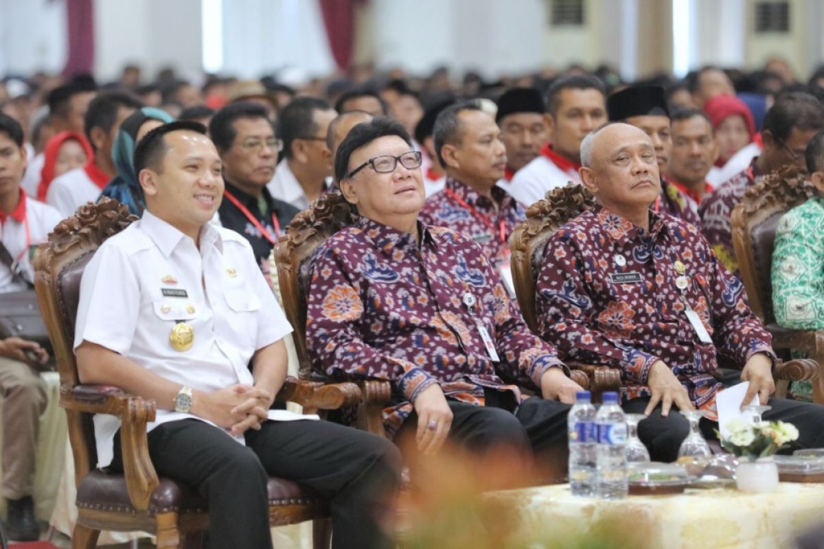 Mendagri Tjahjo Kumolo Bertemu 2.100 Kepala Desa se-Sumatera