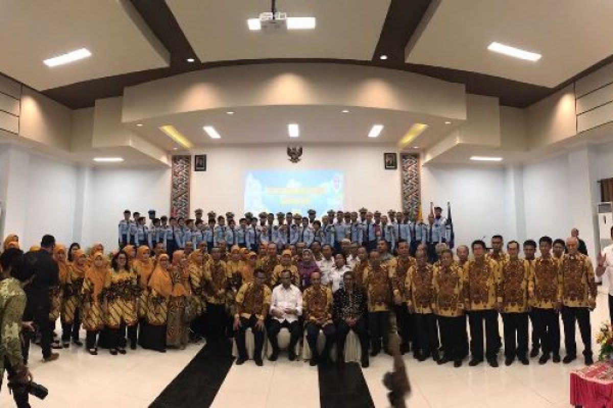 Tak Kenal Lelah, Menhub sambangi tiga tempat di Medan