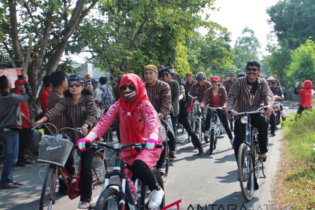 45 bacaleg PDIP "ngonthel" ke KPU Surakarta