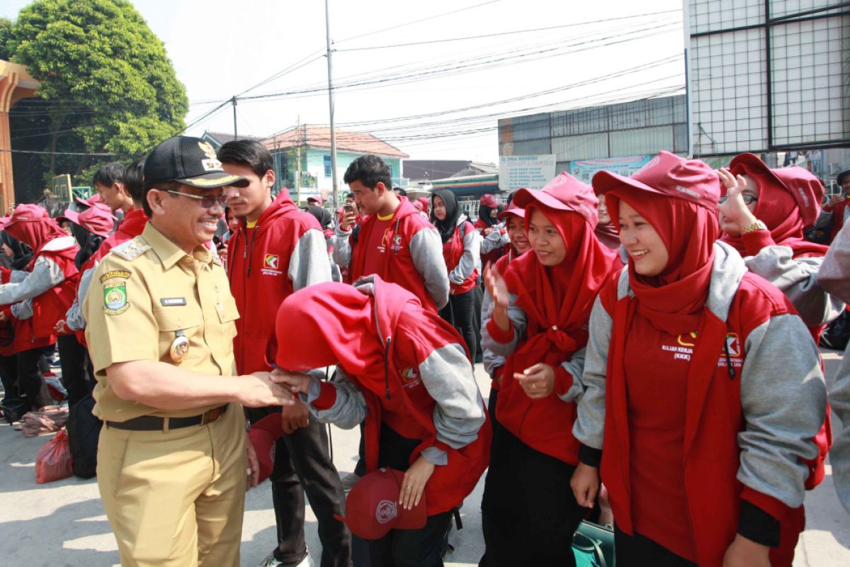 740 Mahasiswa UNIS 