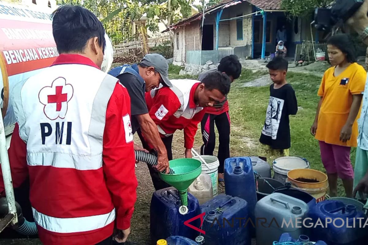 PMI salurkan air bersih untuk korban kekeringan