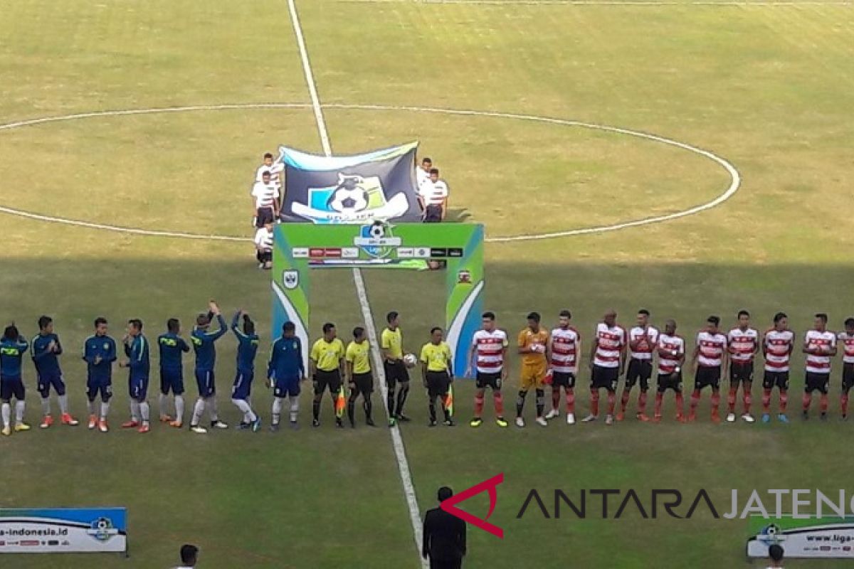 PSIS-Madura United tanpa gol