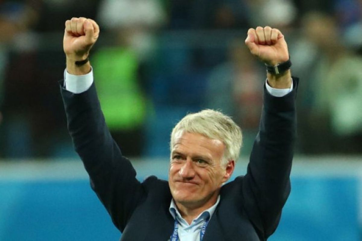 Antar Prancis juara, Deschamps catat rekor langka