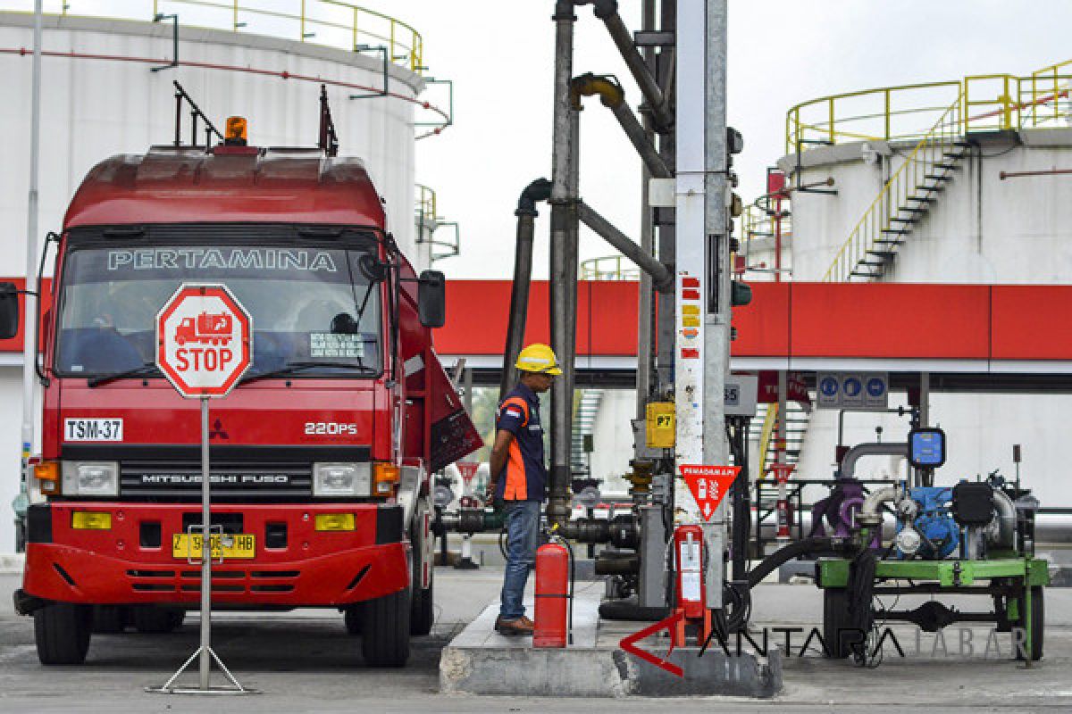 Harga minyak turun, Brent ditutup 61,28 dolar per barel